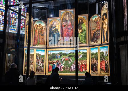 Retable de Gand (l'adoration de l'Agneau mystique) retable de 15th siècles dans la cathédrale Saint-Bavon, Gand, Belgique. Banque D'Images