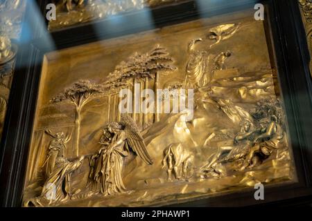 Portes baptistère originales exposées dans le Museo dell'Opera del Duomo à Florence. Portes du Paradis. Banque D'Images