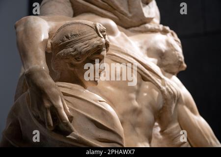 Le Bandini Pieta inachevé de Michel-Ange est exposé dans le musée de l'Opéra del Duomo à Florence. Sculpté dans son 70s. Banque D'Images