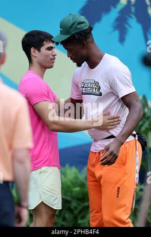 MIAMI GARDENS, FLORIDE - 26 MARS : Carlos Alvarez, Jimmy Butler au stade Hard Rock sur 26 mars 2023, dans les jardins de Miami, Floride. Personnes: Carlos Alvarez, Jimmy Butler crédit: Storms Media Group/Alay Live News Banque D'Images