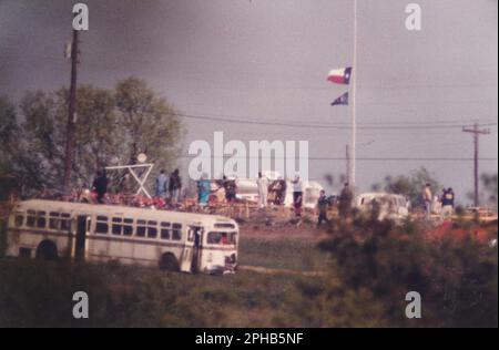 Mount Carmel, Texas, États-Unis. 22nd août 2021. 1993 les suites de l'incendie qui a tué plus de 75 personnes, dont deux douzaines d'enfants, dans l'enceinte de la branche Davidienne de Waco, au Texas, sur 19 avril 1993. (Credit image: © Bob Daemmrich/ZUMA Press Wire) USAGE ÉDITORIAL SEULEMENT! Non destiné À un usage commercial ! Banque D'Images