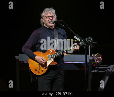 Pompano Beach FL, États-Unis. 26th mars 2023. Le groupe Steve Miller se produit au Pompano Beach Amphitheatre, sur 26 mars 2023, à Pompano Beach, en Floride. Crédit : Mpi04/Media Punch/Alamy Live News Banque D'Images