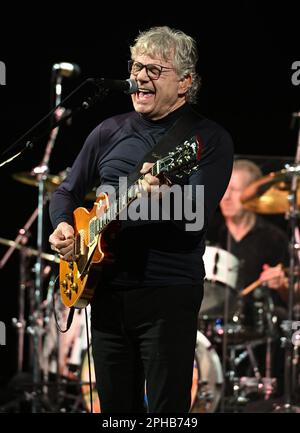 Pompano Beach FL, États-Unis. 26th mars 2023. Le groupe Steve Miller se produit au Pompano Beach Amphitheatre, sur 26 mars 2023, à Pompano Beach, en Floride. Crédit : Mpi04/Media Punch/Alamy Live News Banque D'Images