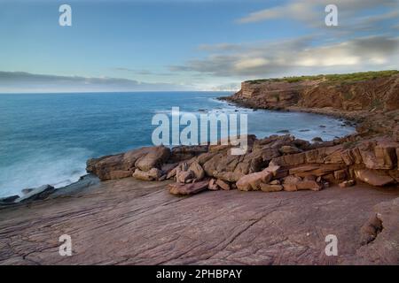 Falaises de Cala Viola à Porticciolo. Sassari, Sardaigne. Italie Banque D'Images