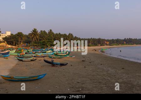 Bateaux de pêche sur la plage de Murudeshwar (Karnataka, Inde) Banque D'Images