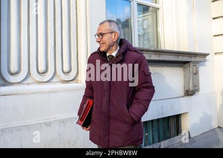 Bruxelles, Belgique. 27th mars 2023. Le vice-premier ministre et ministre de la Santé publique et des Affaires sociales, Frank Vandenbroucke, arrive à Bruxelles, le lundi 27 mars 2023, pour une réunion du gouvernement fédéral sur le contrôle budgétaire. BELGA PHOTO JONAS ROOSENS crédit: Belga News Agency/Alay Live News Banque D'Images