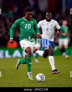 Chiedozie Ogbene, De La République D'Irlande, S'éloigne De Dayot ...