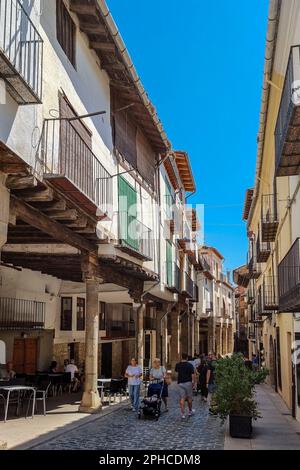 Morella, Espagne - 09 août 2022 : la vieille ville de Morella est un village médiéval pittoresque et bien conservé, avec une architecture, une histoire, Banque D'Images