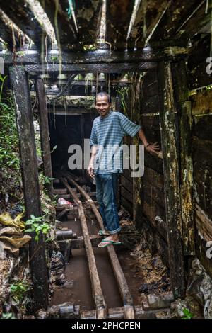 Extraction illégale de l'or à Java, en Indonésie, en Asie Banque D'Images