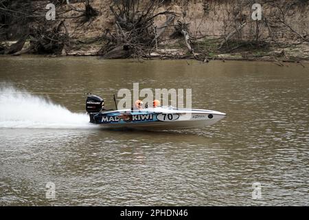 Echuca Victoria Australie, 26 mars 2023 Mad Kiwi participe à la course de ski nautique Murray River Southern 80 Banque D'Images