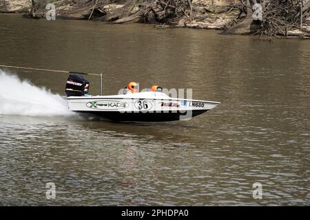 Echuca Victoria Australie 26 mars 2023, Xtreme participant à la course de ski nautique Southern 80 sur la Murray River Banque D'Images