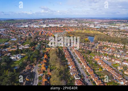 Vue panoramique sur le quartier de Wollaton, il abrite Wolaton Hall avec son musée, son parc de cerfs, son lac, ses promenades et son parcours de golf. Photo de haute qualité Banque D'Images