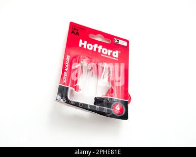 Batterie alcaline Hofford AA Eneloop sur fond blanc. Banque D'Images