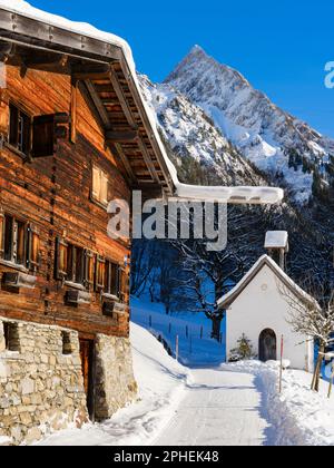 La chapelle du village de Gerstruben une collection classée d'anciennes fermes datant de 15. et 16. siècle. Les Alpes d'Allgaeu (Allgaeuer Alpen) nea Banque D'Images