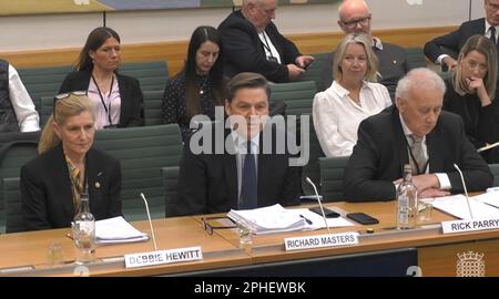 (De gauche à droite) Présidente de l'Association du football Debbie Hewitt, Directrice générale de la Premier League Richard Masters et Présidente de l'EFL Rick Parry, qui a témoigné devant le Comité spécial du numérique, de la culture, des médias et du sport de la Chambre des communes de Londres au sujet des plans de gouvernance du football. Date de la photo: Mardi 28 mars 2023. Banque D'Images