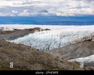 Bord et moraine terminale de la couche de glace du Groenland en fonte au patrimoine mondial de l'UNESCO Aasivissuit - Nipissat. Paysage de la glace du Groenland Banque D'Images