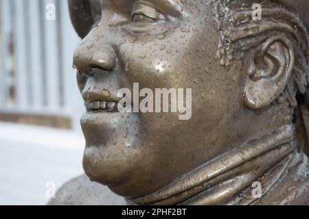 Plates-formes Piece, considéré comme la première représentation du peuple noir en angleterre créé par le sculpteur Kevin Atherton, a été installé pour la première fois en 1986. Banque D'Images