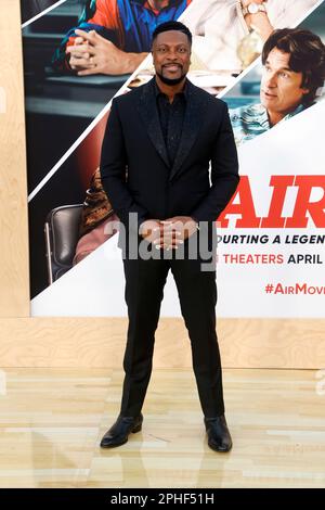 27 mars 2023 -Los Angeles, Californie -Chris Tucker. Première mondiale de ''AIR'' d'Amazon Studios au Regency Village Theatre de Los Angeles. (Credit image: © FS/AdMedia via ZUMA Press Wire) USAGE ÉDITORIAL SEULEMENT! Non destiné À un usage commercial ! Banque D'Images