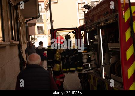 Cangas, Pontevedra, Espagne. mars 28th 2023. Les équipes d'urgence se préparent à la deuxième intervention. police et guardia civil. Credit: Xan Gasalla /Alay Live News. Banque D'Images