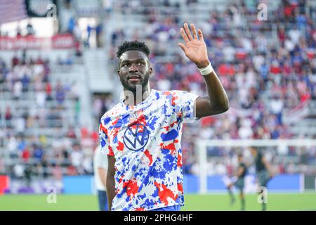 Orlando, Floride, 27 mars 2023, États-Unis, avant Daryl Dyke #23, en signe de route avec les fans lors du match de la CONCACAF Nations League au stade Exploria. (Crédit photo : Marty Jean-Louis/Alay Live News Banque D'Images