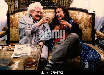 SANDRINE BONNAIRE et MARTHE JARNIAS in VAGABOND (1985) -titre original: SANS TOIT ni loi-, réalisé par AGNES VARDA. Crédit: Films A2 / Ciné Tamaris / Album Banque D'Images