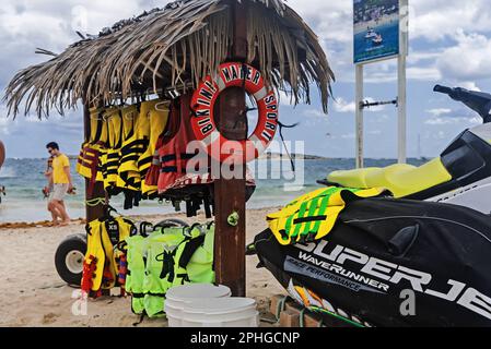 Station de location de scooter des mers, St. Maarten, Caraïbes du Sud Banque D'Images