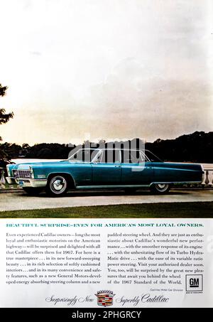 Publicité Cadillac 67 dans un magazine NatGeo, décembre 1966 Banque D'Images