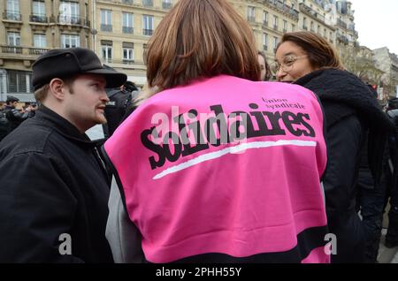 10ème journal contre la forme des parcours , 450000 personnes CGT ont déjà été défilés dans le calme à Paris avec le soutien de LFI du PS et du PCF Banque D'Images