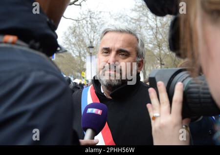 10ème journal contre la forme des parcours , 450000 personnes CGT ont déjà été défilés dans le calme à Paris avec le soutien de LFI du PS et du PCF Banque D'Images