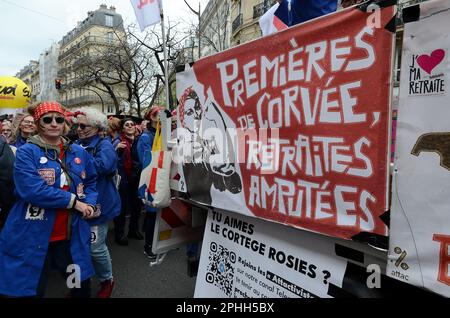 10ème journal contre la forme des parcours , 450000 personnes CGT ont déjà été défilés dans le calme à Paris avec le soutien de LFI du PS et du PCF Banque D'Images