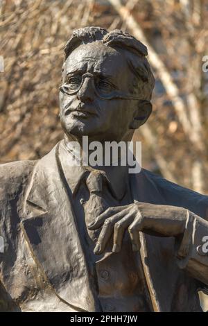Novi Sad, Serbie - 24 mars 2023 : buste d'Uzeyir Hagybeyov, compositeur, chef d'orchestre, publiciste, dramaturge azerbaïdjanais, et la figure sociale Banque D'Images