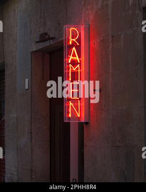 Restaurant ramen ou magasin d'alimentation à Barcelone, Espagne. Banque D'Images