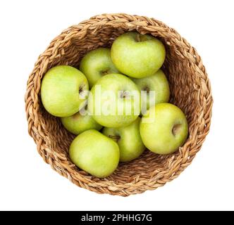 chemin de panier de pommes vertes isolé sur blanc Banque D'Images