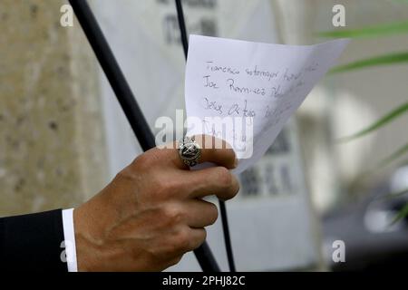 Valence, Carabobo, Venezuela. 28th mars 2023. 28 mars 2023. Actes commémoratifs et offrande florale devant le buste du héros Francisco de Miranda pour son anniversaire et en commémoration de la Journée nationale de la franc-maçonnerie au Venezuela. Photo: Juan Carlos Hernandez (Credit image: © Juan Carlos Hernandez/ZUMA Press Wire) USAGE ÉDITORIAL SEULEMENT! Non destiné À un usage commercial ! Banque D'Images