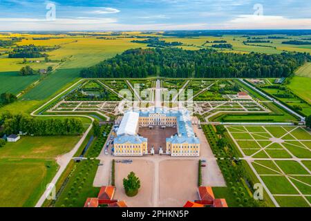 Vue panoramique sur le musée du Palais Rundale en Lettonie. Banque D'Images