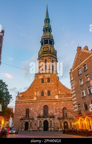 Église Saint-Pierre à Riga, capitale lettone. Banque D'Images