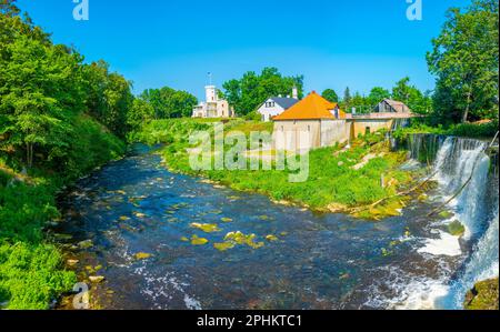 Keila-Joa Manor et Keila juga cascade en Estonie. Banque D'Images