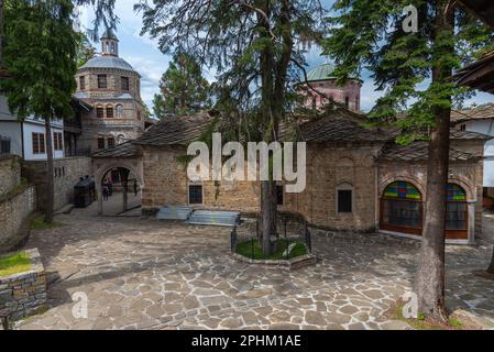 Détail d'une église située à l'intérieur du monastère de troyan en Bulgarie. Banque D'Images