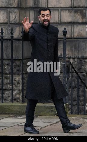 Humza Yousaf arrivant à Bute House, Édimbourg, avant sa première réunion de cabinet en tant que premier ministre écossais nouvellement élu. Date de la photo: Mercredi 29 mars 2023. Banque D'Images