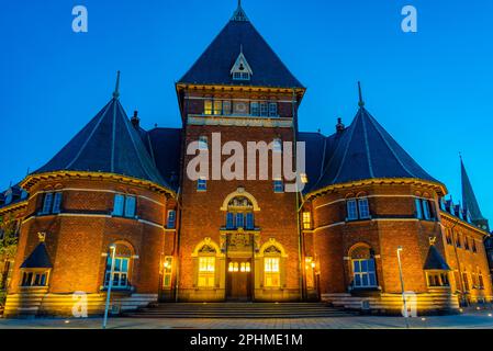 Vue nocturne de la maison Toldboden à Aarhus, Danemark. Banque D'Images