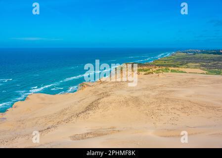 Falaises sablonneuses au phare de Rubjerg Knude au Danemark. Banque D'Images