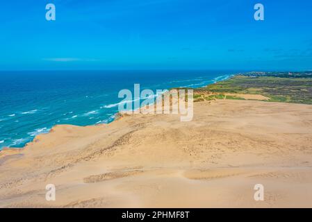 Falaises sablonneuses au phare de Rubjerg Knude au Danemark. Banque D'Images