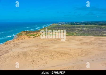 Falaises sablonneuses au phare de Rubjerg Knude au Danemark. Banque D'Images