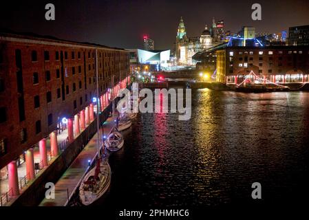 Nuit au Royal Albert Dock, Liverpool, Angleterre Banque D'Images