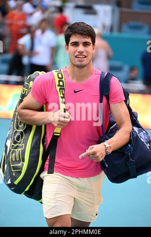 Miami Gardens FL, États-Unis. 28th mars 2023. Carlos Alcaraz contre Tommy Paul lors de l'Open Day 7 de Miami en 2023 au Hard Rock Stadium sur 28 mars 2023 dans les jardins de Miami, en Floride. Crédit : Mpi04/Media Punch/Alamy Live News Banque D'Images