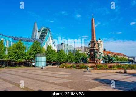 Vue sur la fontaine de Mendebrunnen dans la ville allemande de Leipzig. Banque D'Images