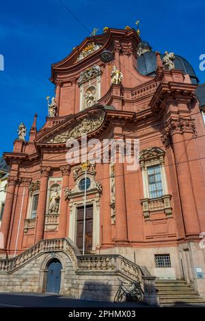 Église de Neumünster dans la ville allemande de Würzburg. Banque D'Images