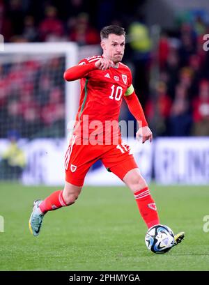 Aaron Ramsey, pays de Galles, lors du match de qualification de l'UEFA Euro 2024 du groupe D au stade de Cardiff City Stadium, à Cardiff. Date de la photo: Mardi 28 mars 2023. Banque D'Images