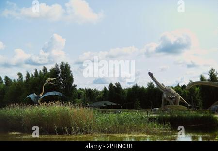 Parc dinozaurów W Łebie W północnej Polsce nad morzem Bałtyckim. Banque D'Images