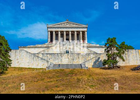 Walhalla - imposant édifice néo-classique avec un hall en marbre abritant des plaques et des bustes d'illustres Allemands près de Regensburg. Banque D'Images